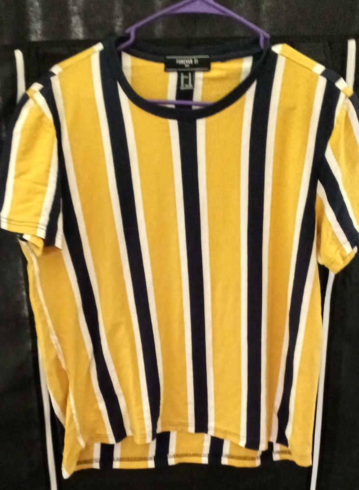 Forever 21 Men's Striped Shirt Size Md.